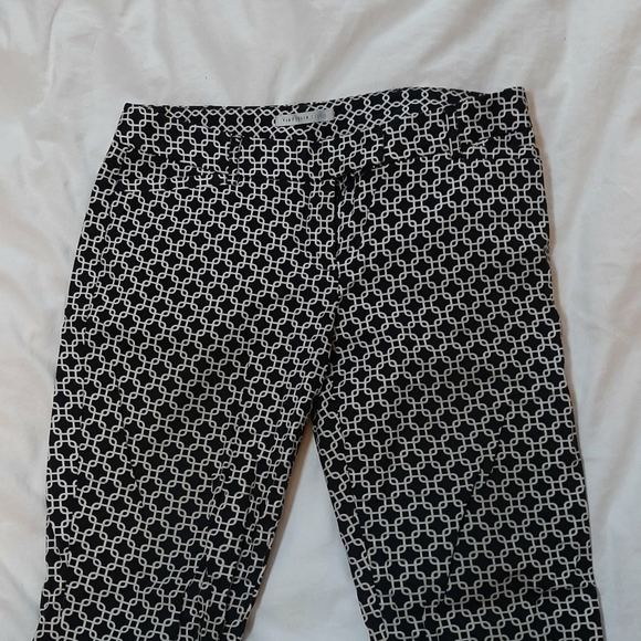 Black and white chain link pattern dress pants - Picture 2 of 3